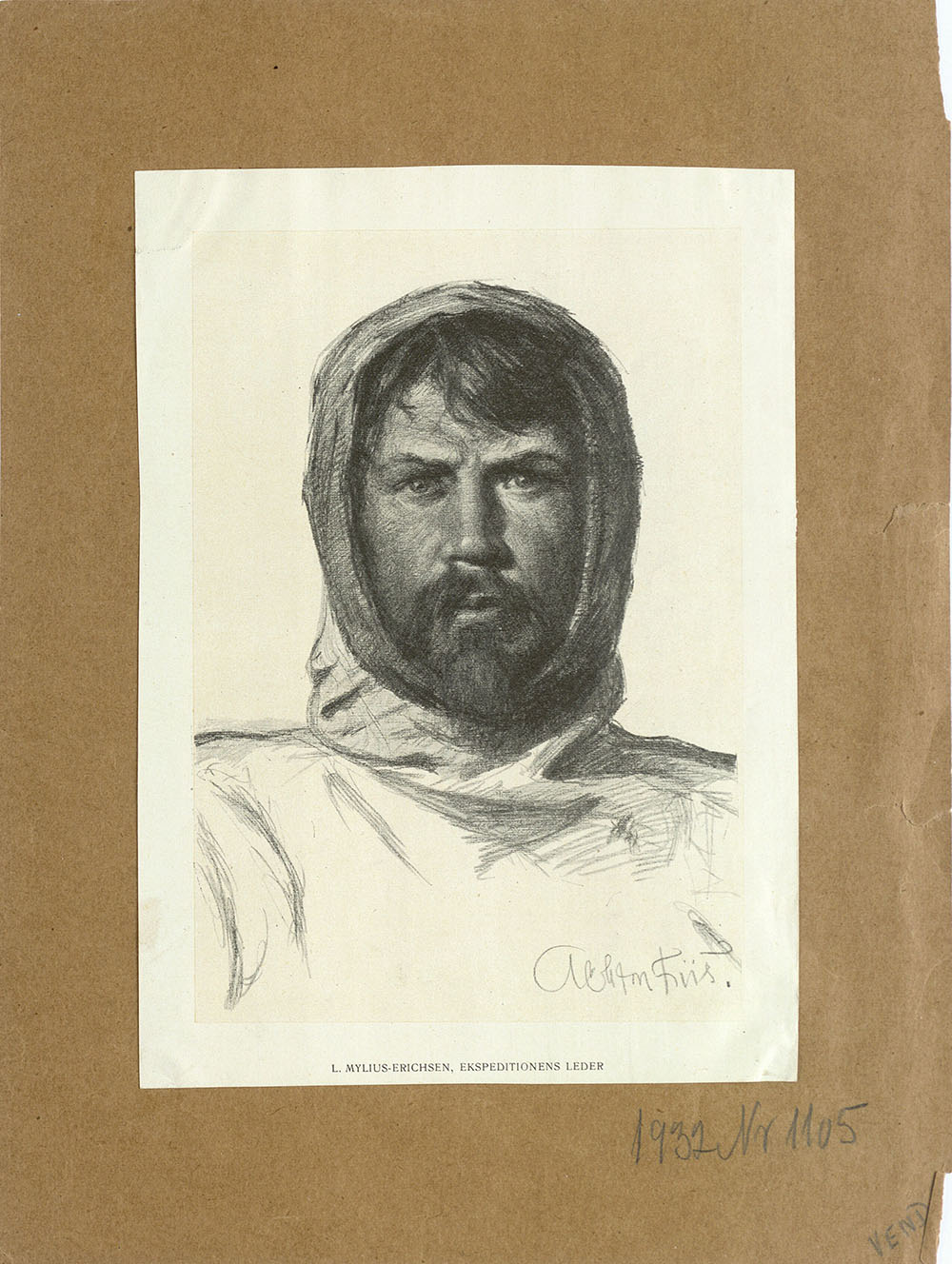 portretttegning av mann med skjegg og anorakk med hette på